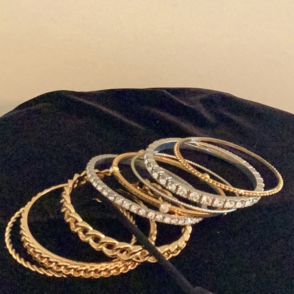 R. J. Graziano Signed Set of 8 Bangle Goldtone & Rhinestone Silvertone B…